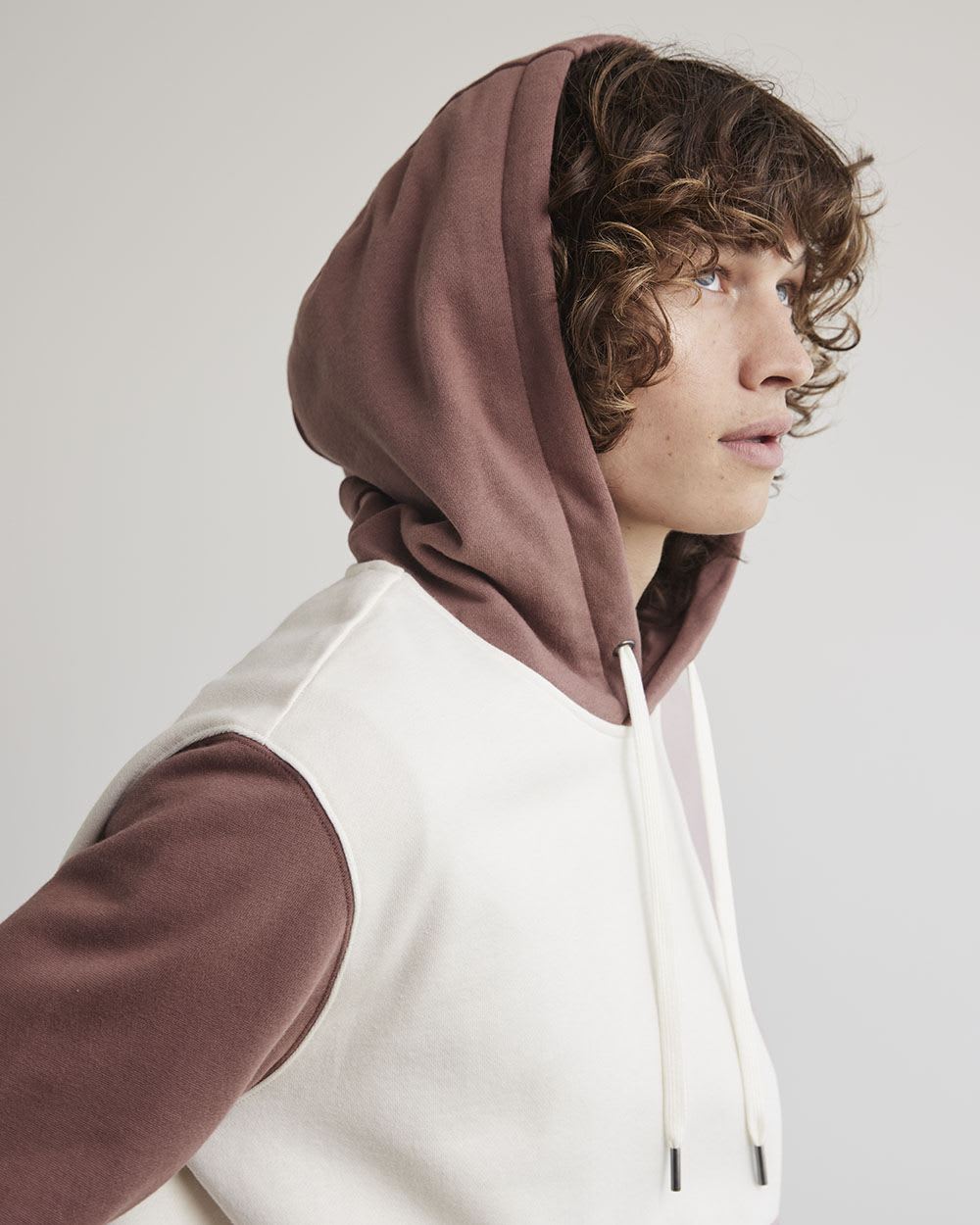 Colour-Blocked Fleece Hoodie with Kangaroo Pocket