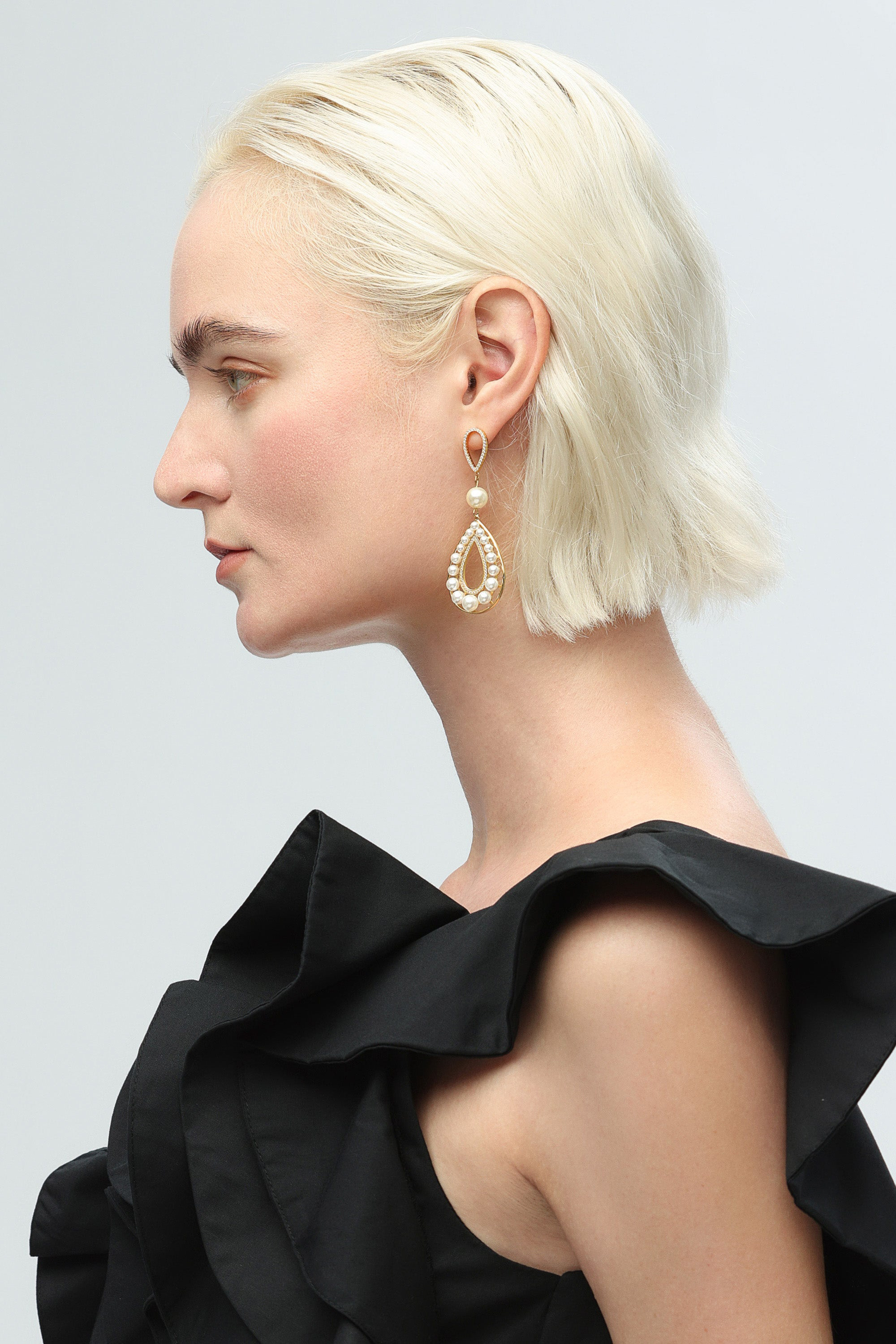 Classicharms-Pearl Hollow Teardrop Dangle Earrings