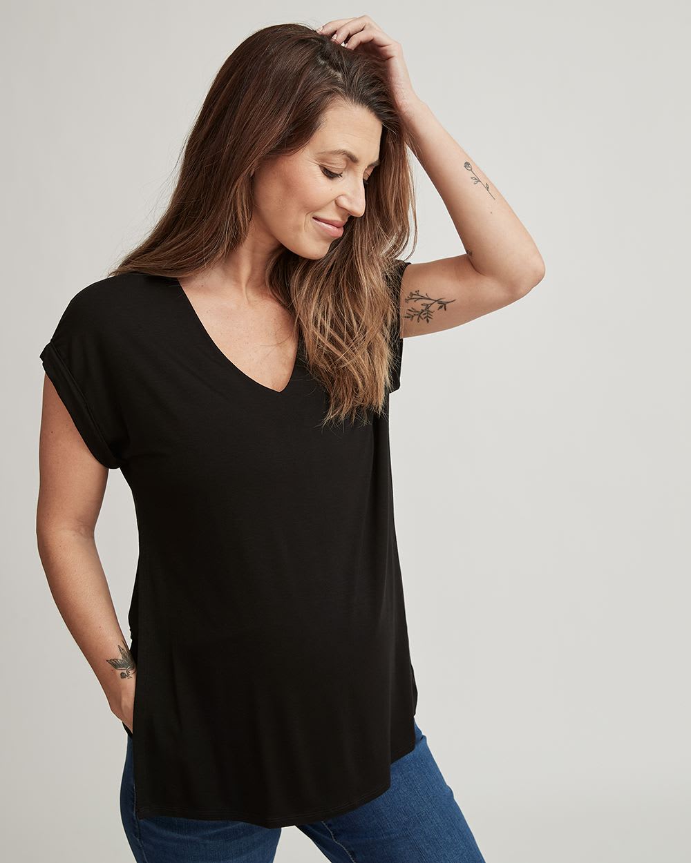 V-Neck Extended Shoulder Nursing T-Shirt - Thyme Maternity
