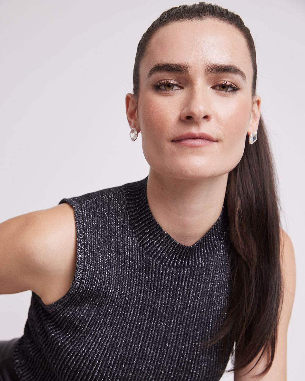 Sleeveless Mock-Neck Bodycon Top with Metallic Fibres