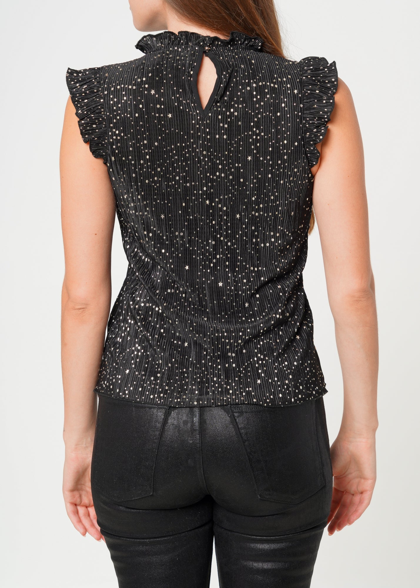 Nurode Sleeveless Mock Neck Lettuce Edge Top