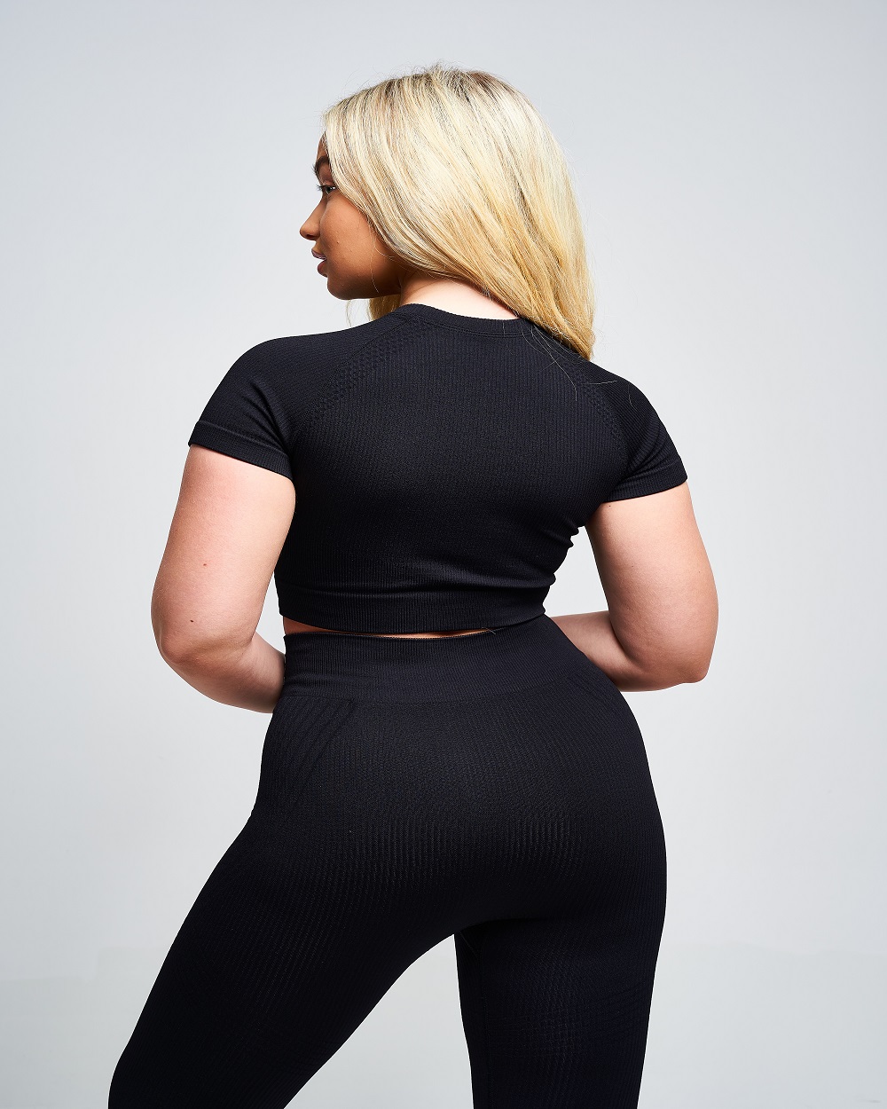 Twill Active - Avra Panel Recycled Seamless Crop Top - Black