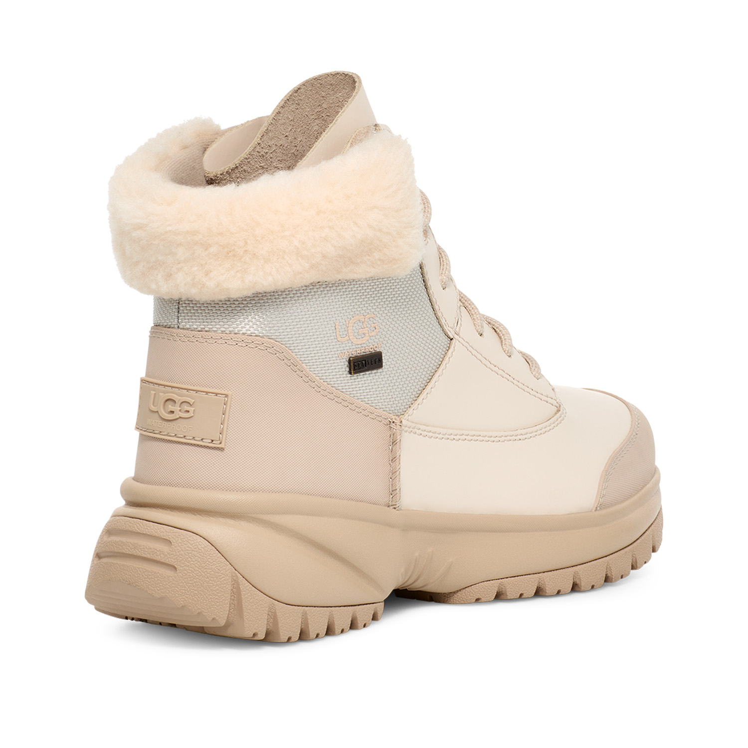 Ugg Yose Fluff V2 in Pine