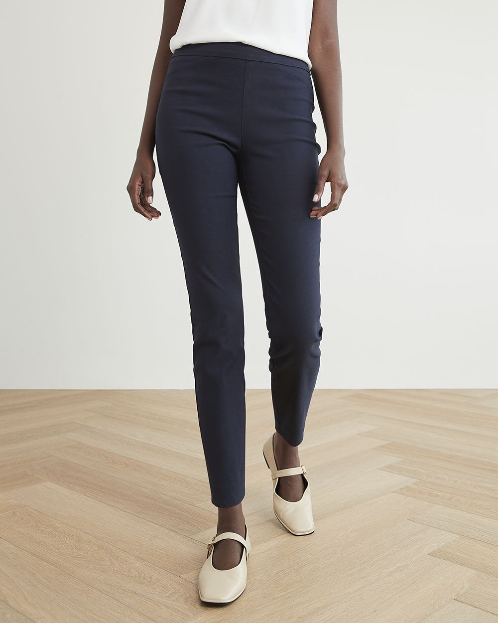 Solid High-Rise City Legging Pant