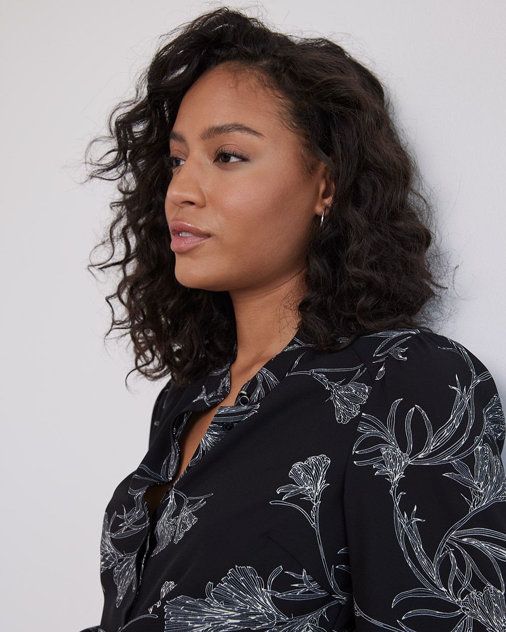 Long-Sleeve Buttoned-Down Silky Crepe Blouse