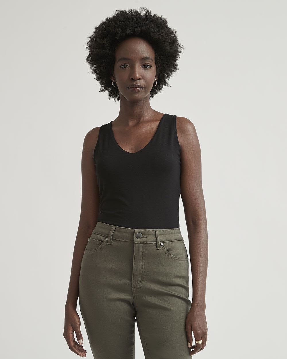 Basic Fitted V-Neck Cami