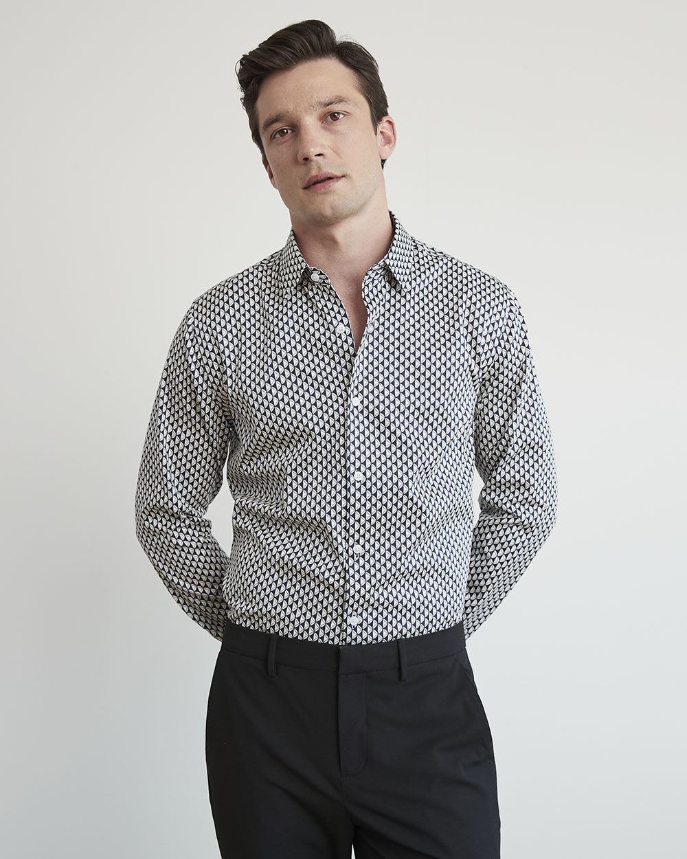 Slim-Fit Dress Shirt with Medium Psychedelic Pattern