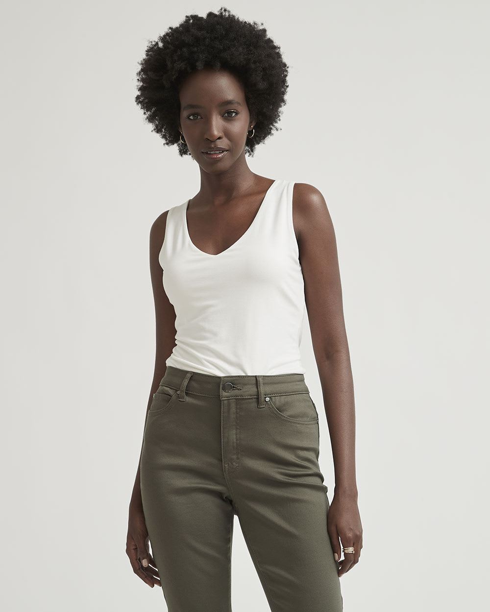 Basic Fitted V-Neck Cami