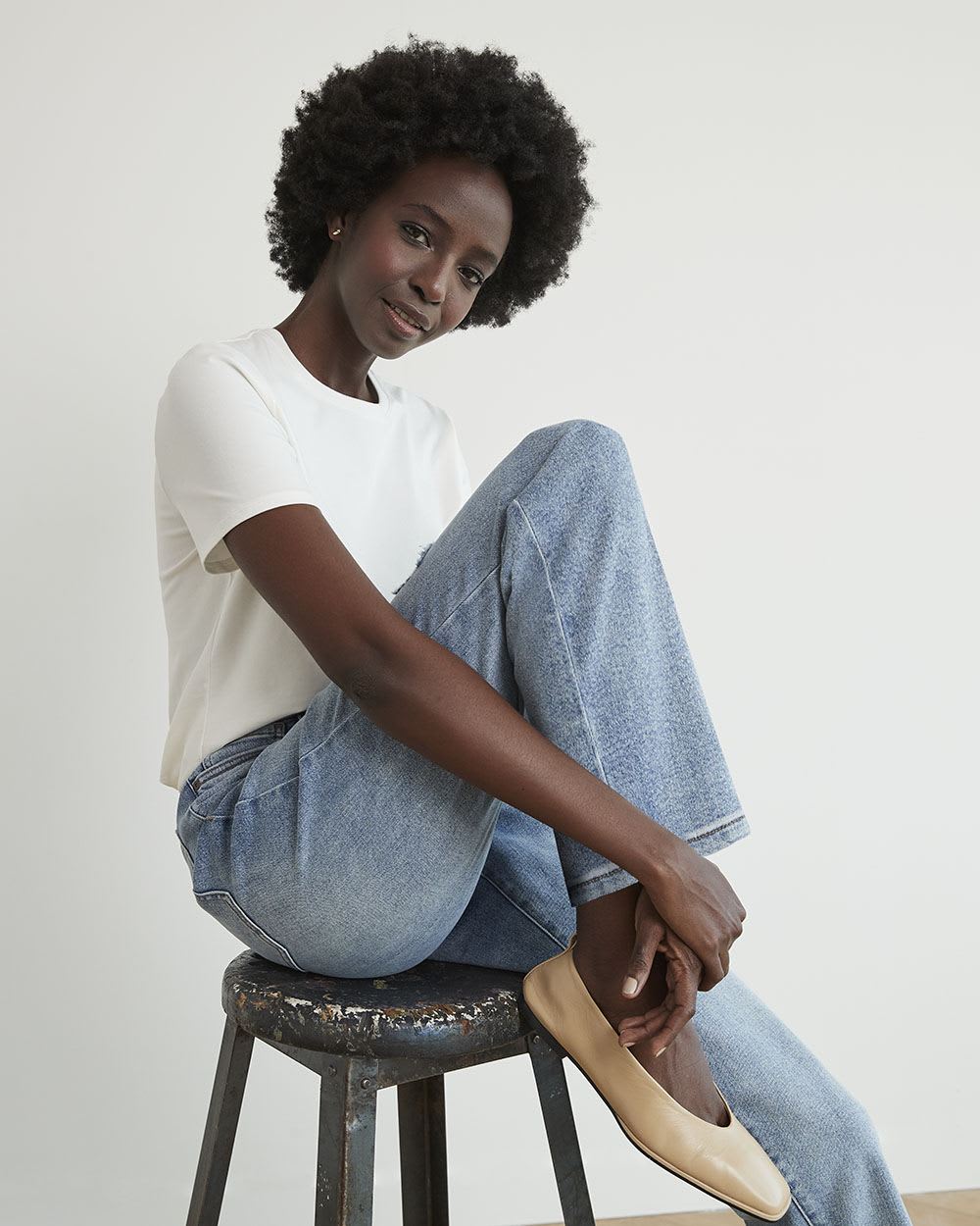 Light-Wash High-Waisted Straight Ankle Jeans - 27"