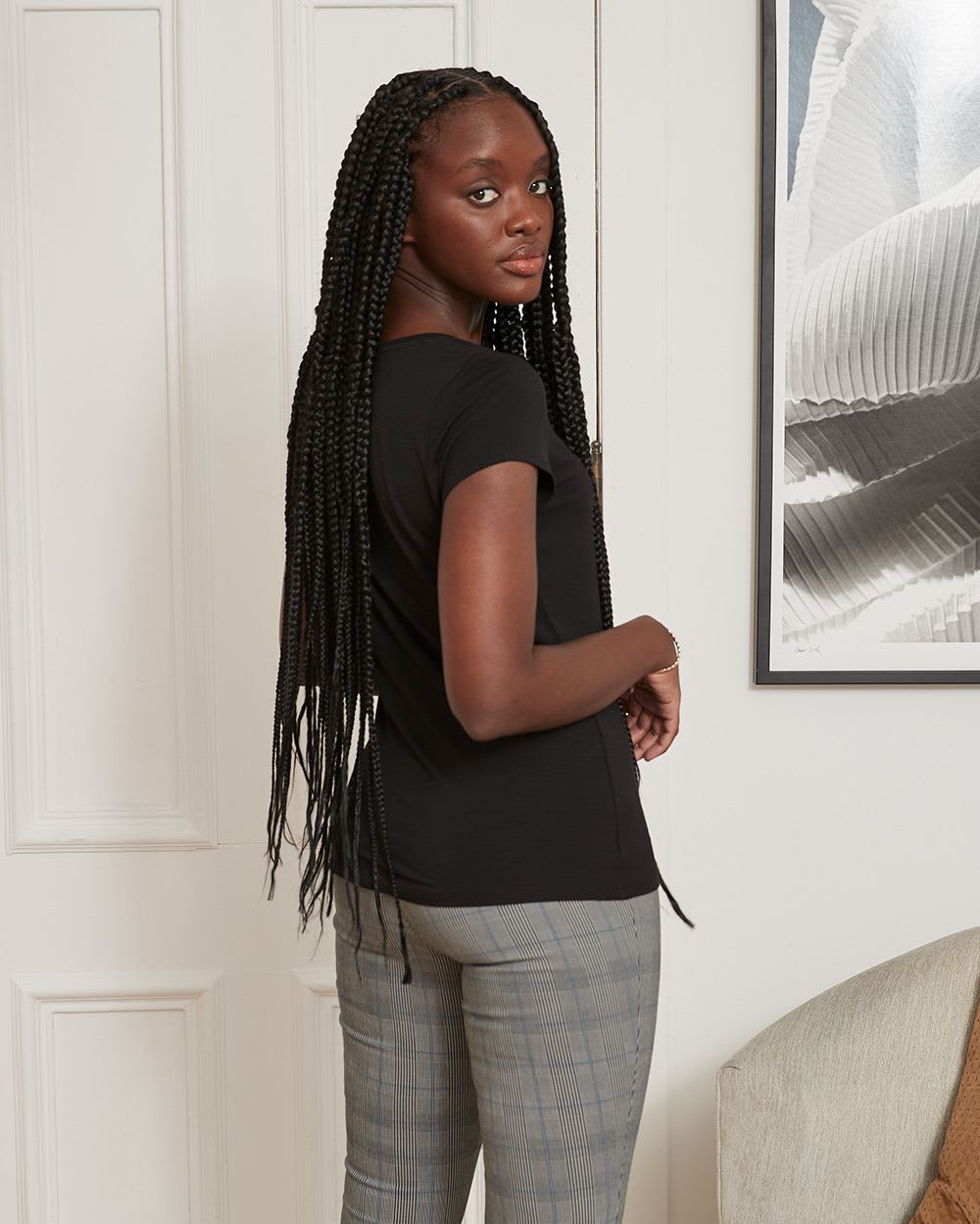 Basic Short Sleeve Scoop-Neck Fitted T-Shirt