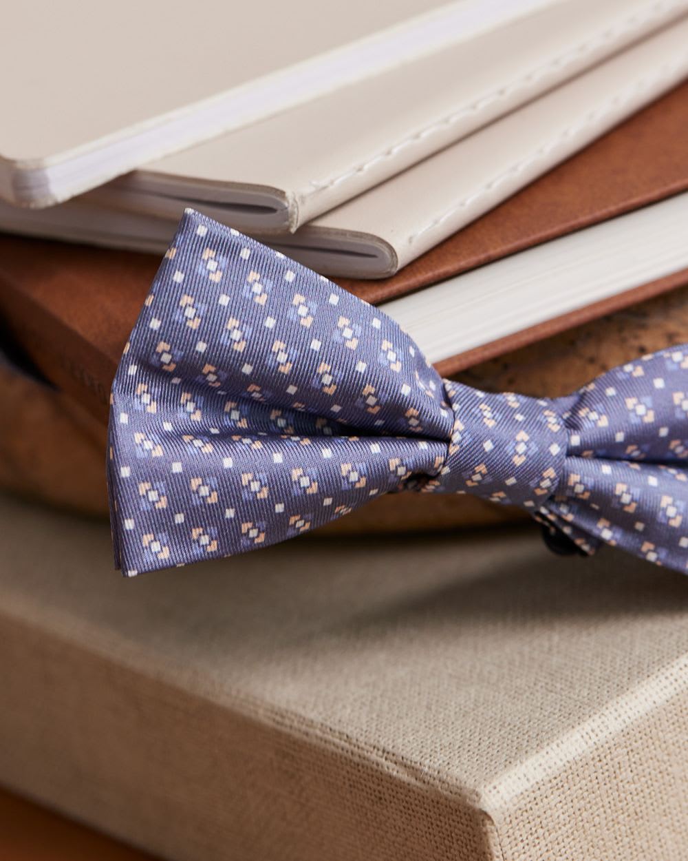 Bow Tie with Micro Geo Pattern