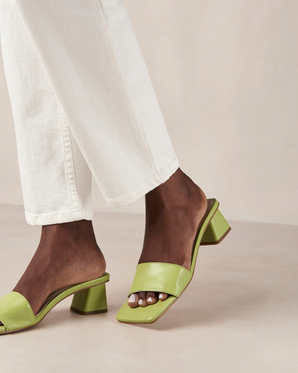 SVEGAN - Squared Peachy Orange Sandals