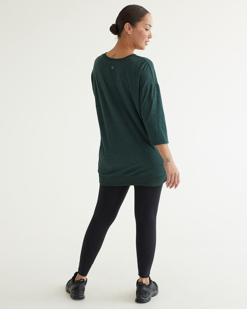 Long-Sleeve Crew-Neck Tunic, Dry Lux Hyba