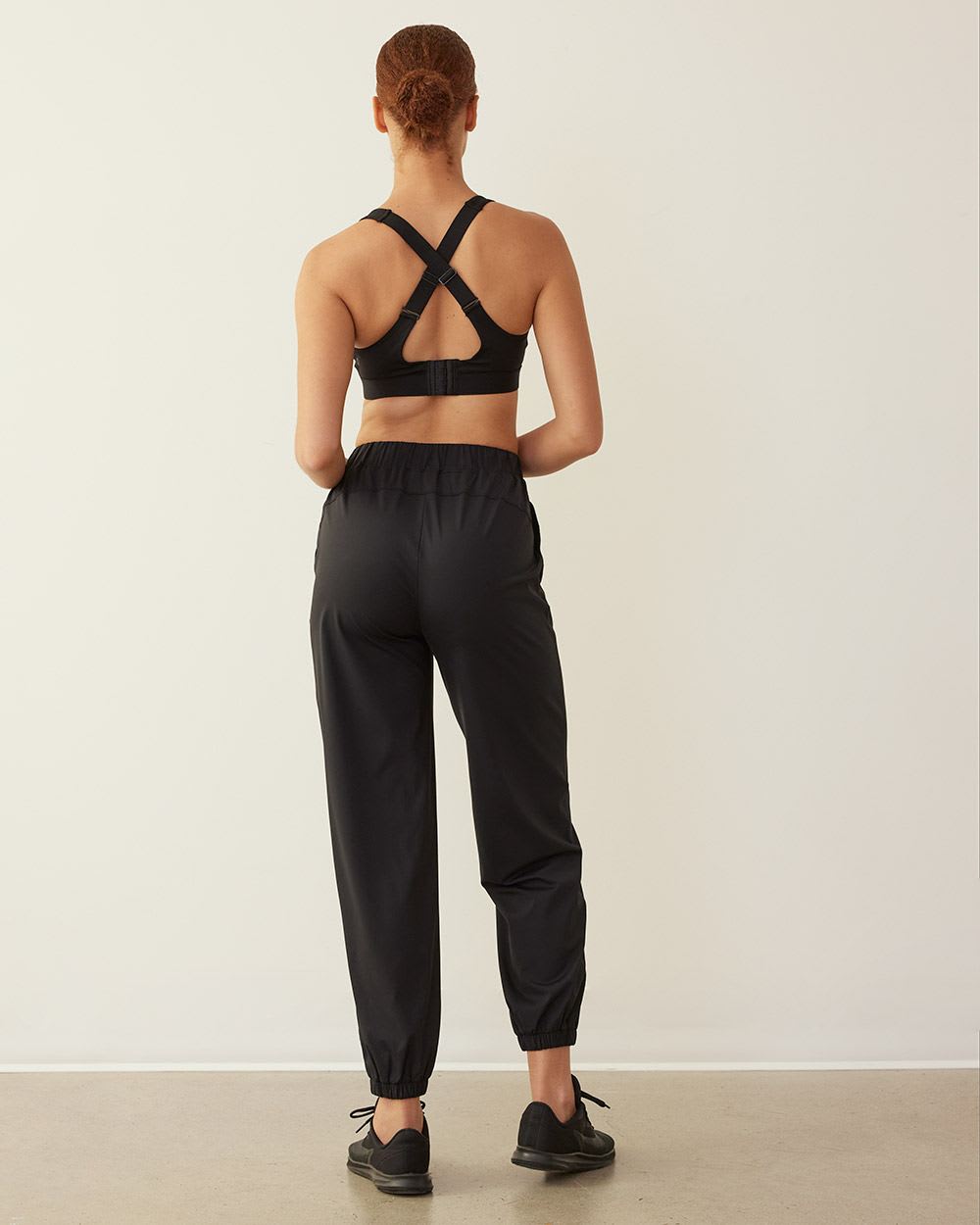 Flowy Jogger, Hyba