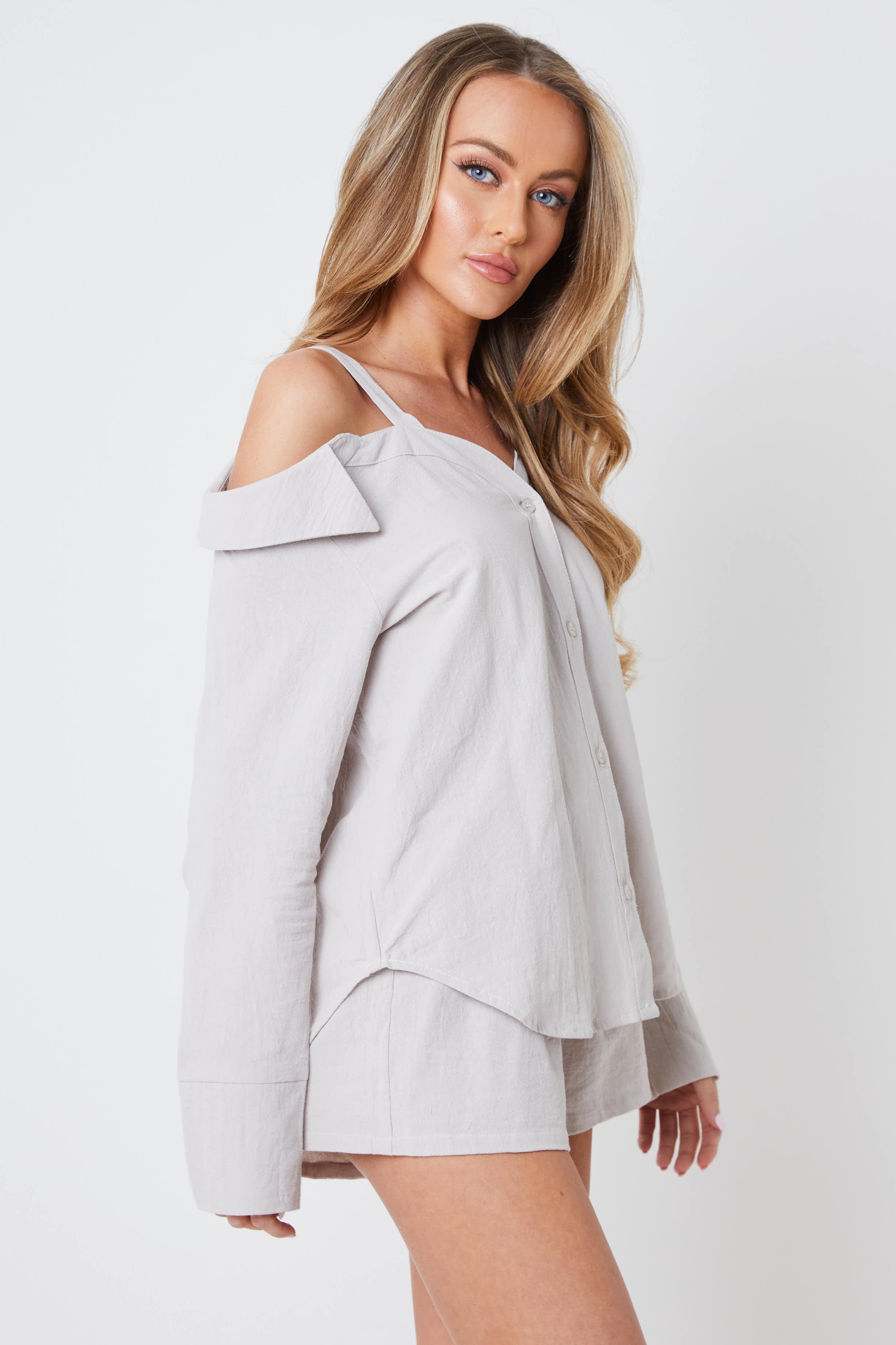 Creea Shoulder Asymmetric Shirt