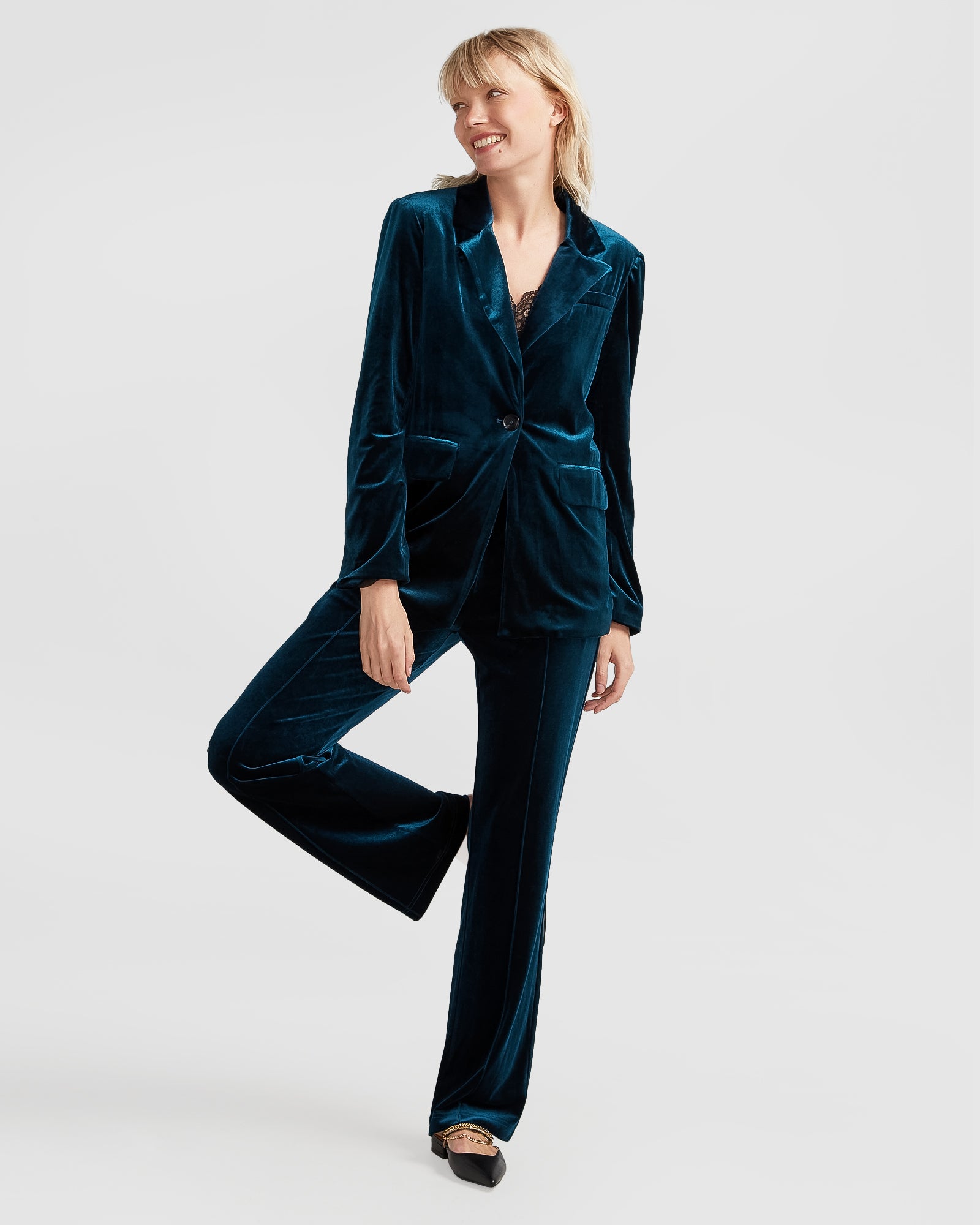 Belle & Bloom Eternity Velvet Blazer