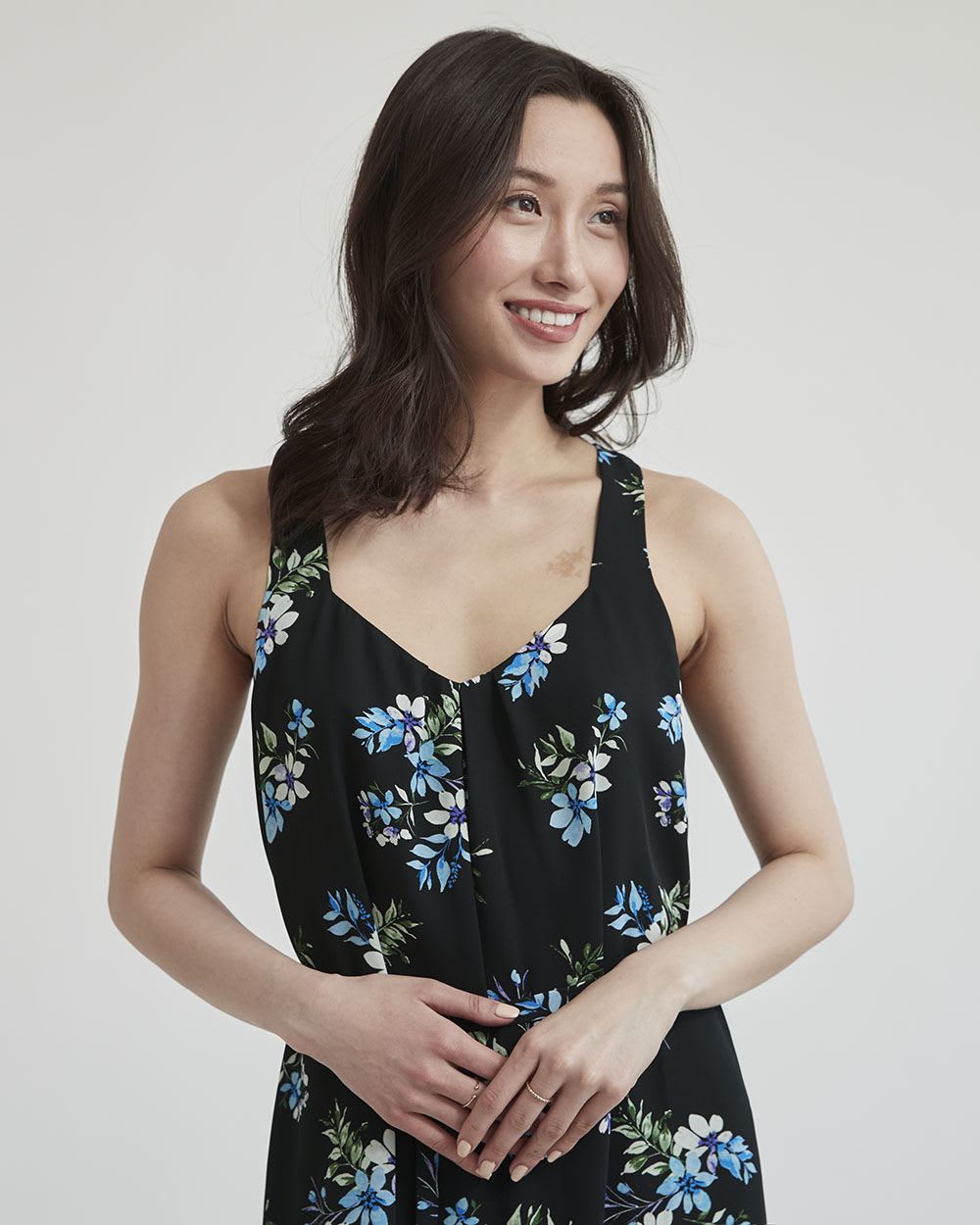 Silky Crepe Sleeveless Shift Dress