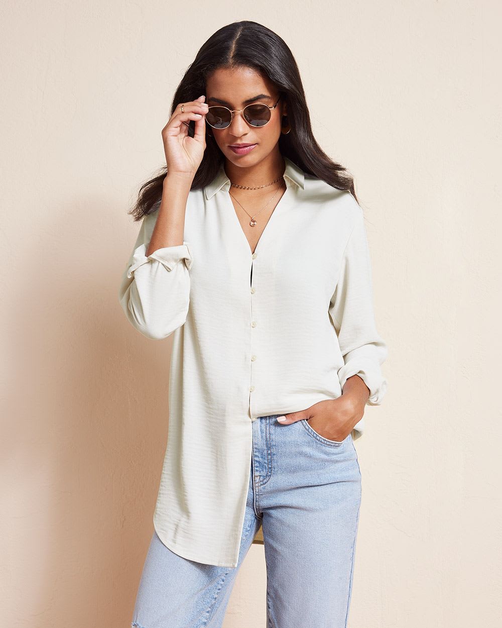 Long-Sleeve Buttoned-Down Fluid Blouse with V Neckline