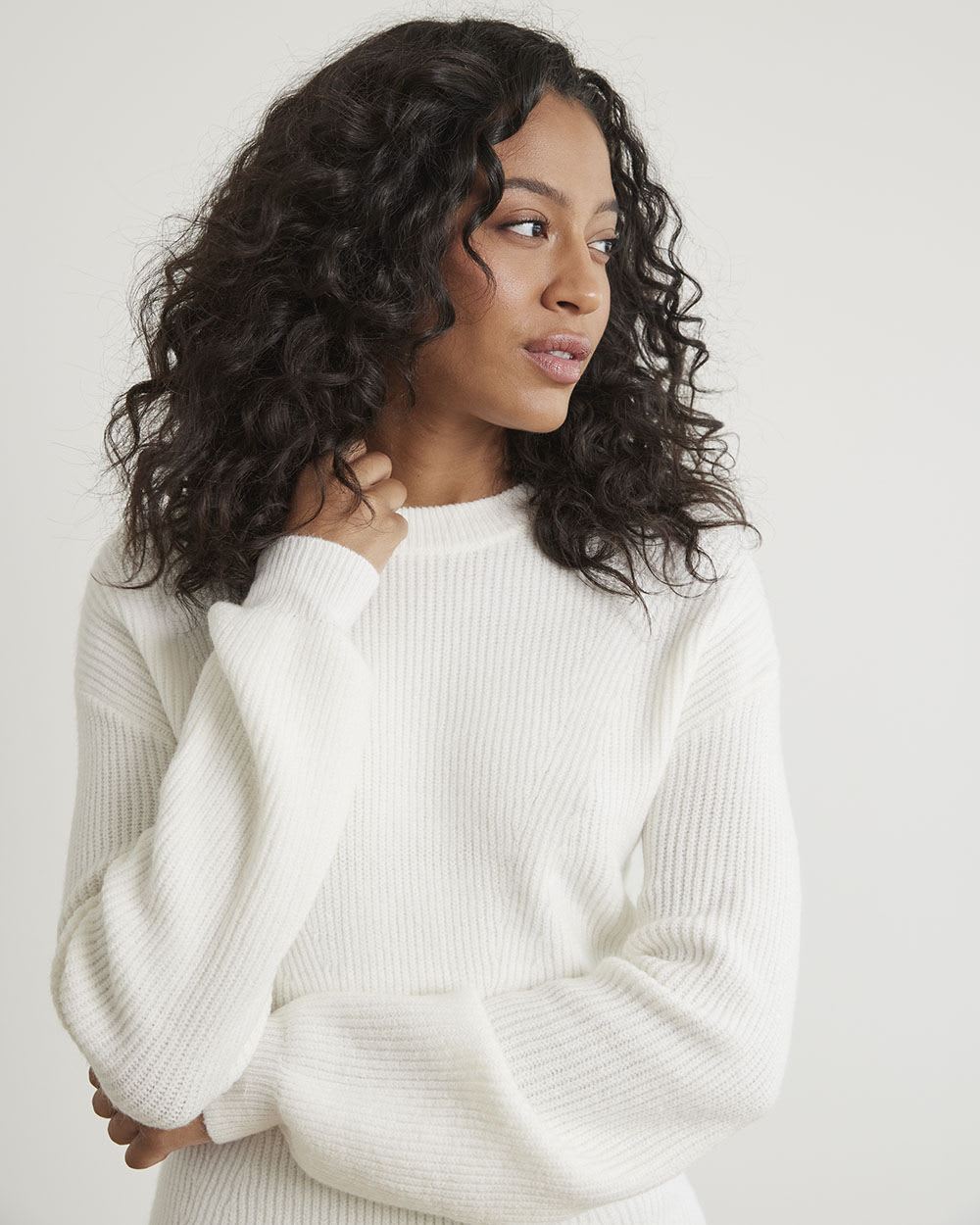 Long-Sleeve Fitted Sweater with Crew Neckline