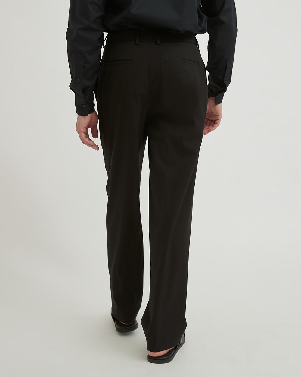 Gender-Neutral Pleated Leg Suit Pant - 29.5"