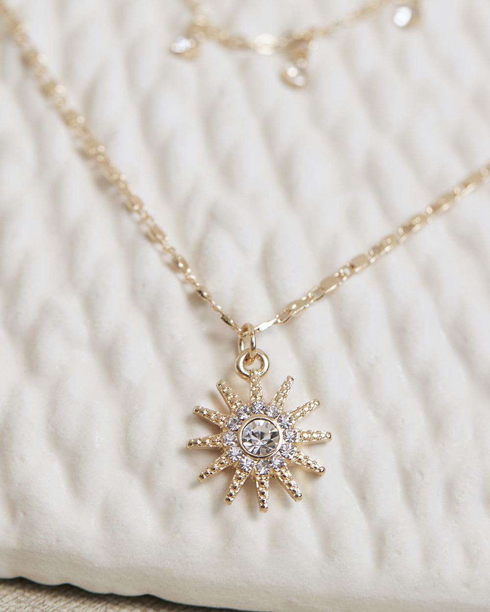 Short Triple-Chain Necklace with Stones and Star Pendant