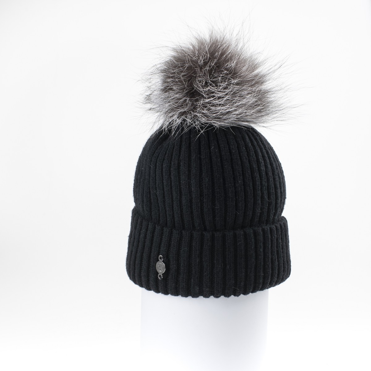 Harricana - Classic Beanie W Upcycled Fur Pom