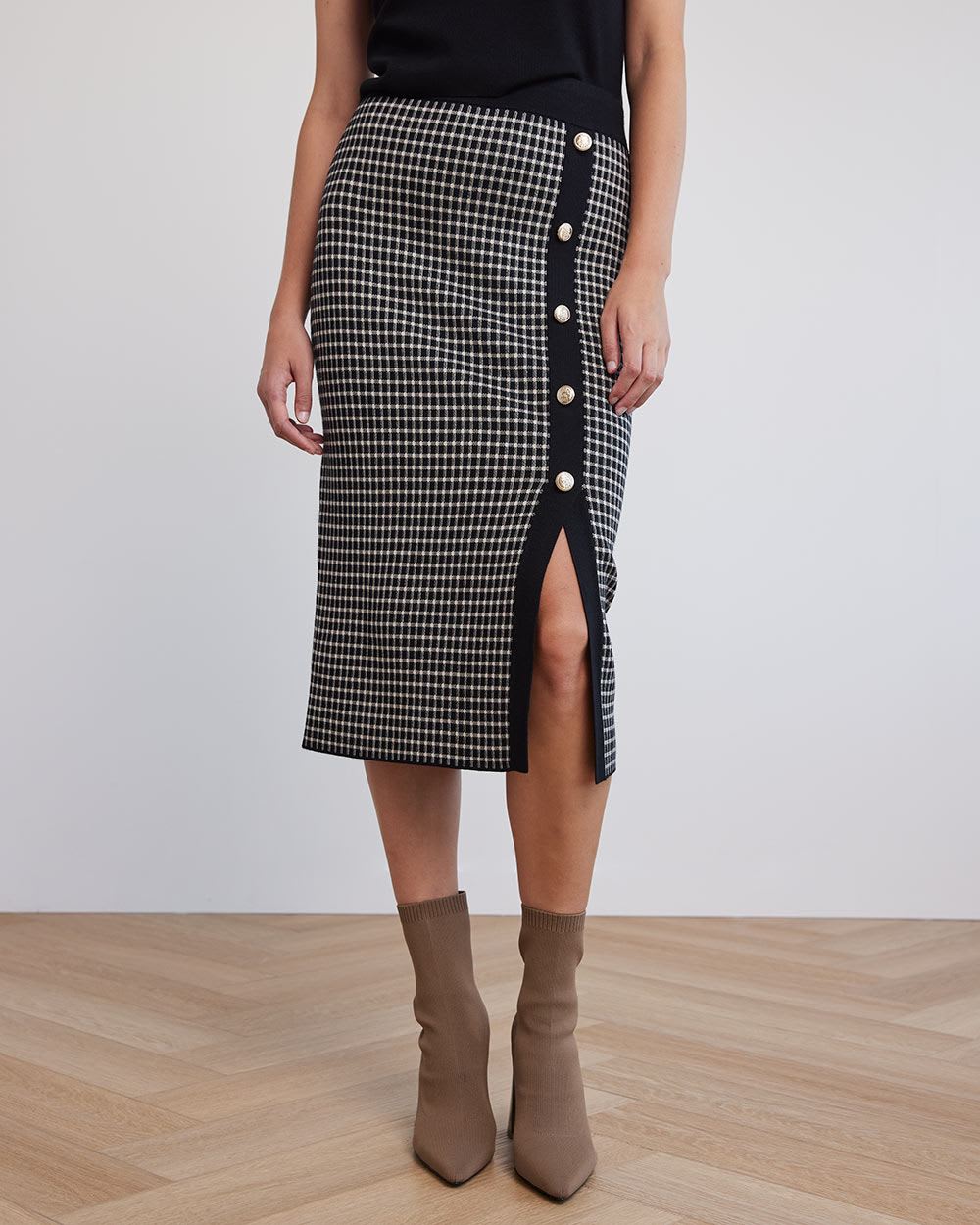 Knitted Pencil Midi Skirt with Decorative Buttons