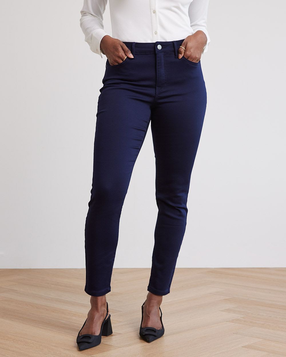 Solid Mid-Rise Natalie Jegging - 28"