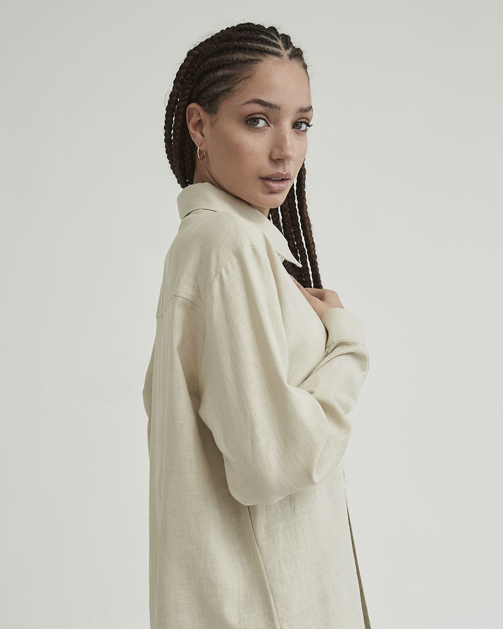 Long-Sleeve Buttoned-Down Linen Blouse