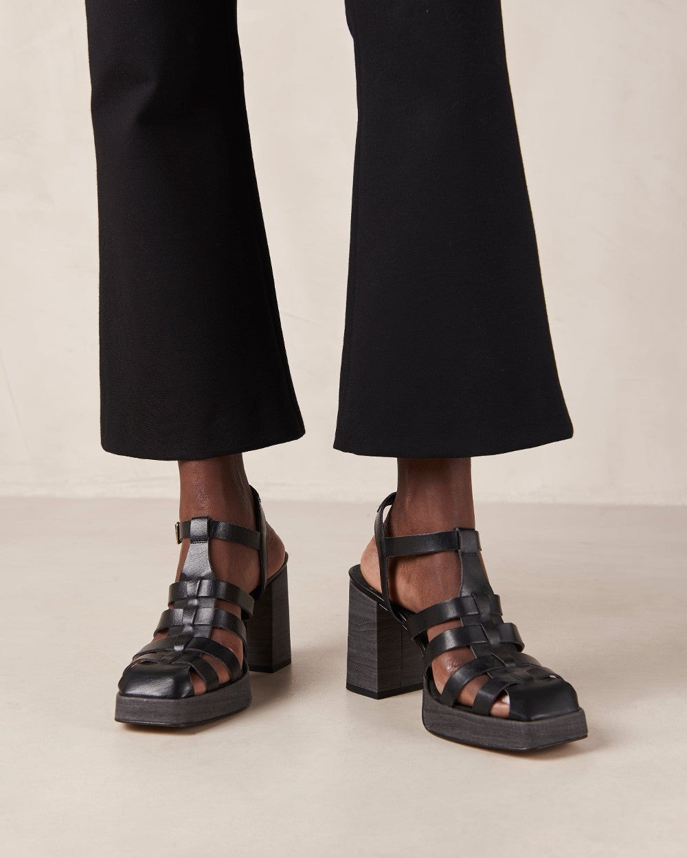 SVEGAN - Rollers Caramel Sandals