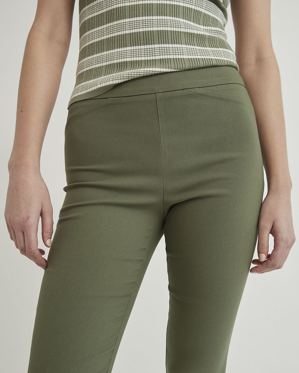 Solid City Legging Capri Pant