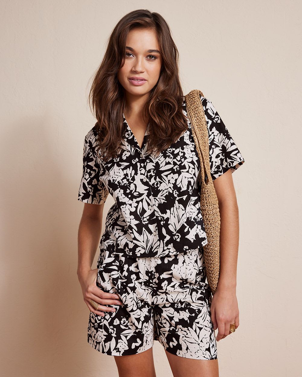 Short-Sleeve Buttoned-Down Linen Blouse