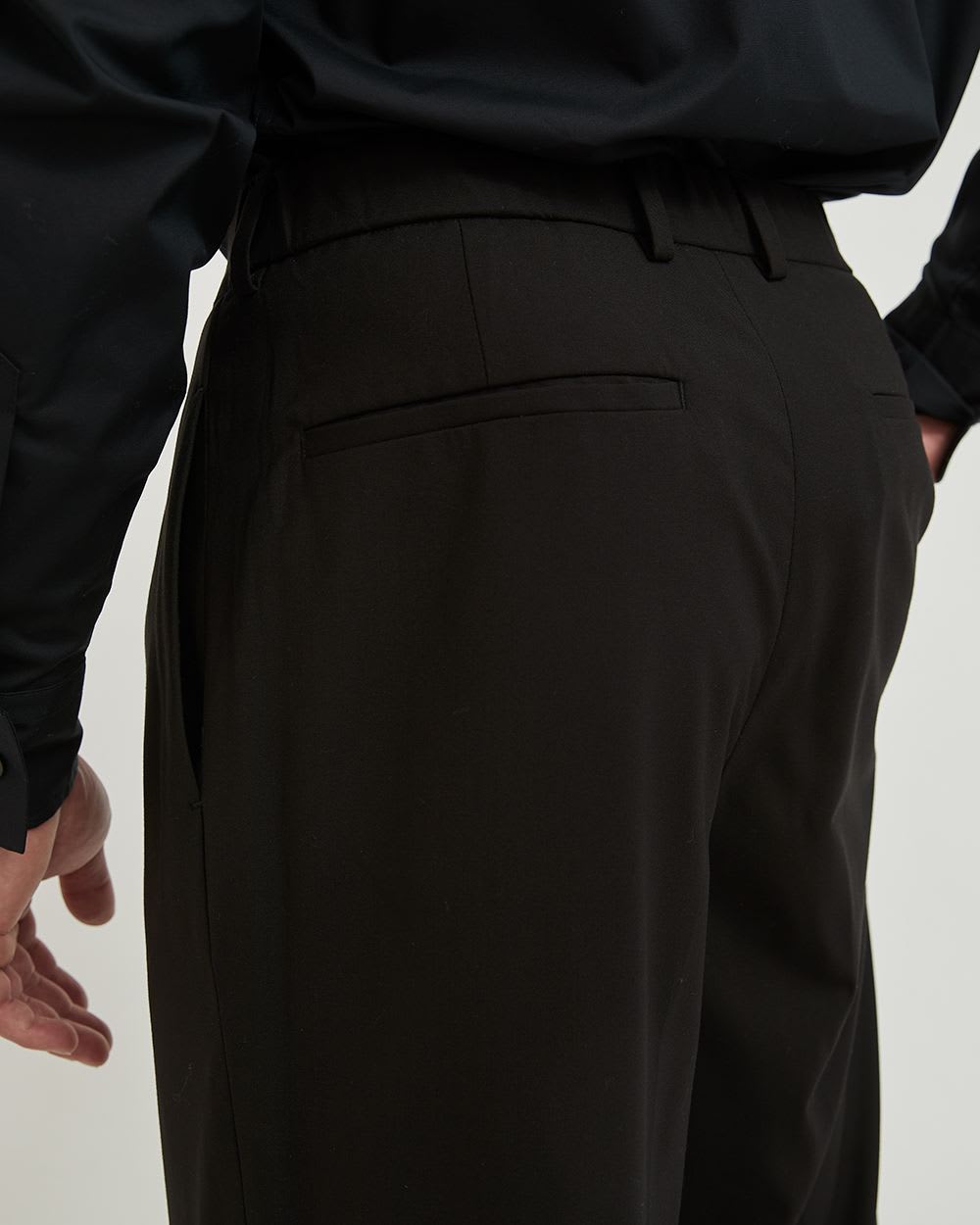 Gender-Neutral Pleated Leg Suit Pant - 29.5"