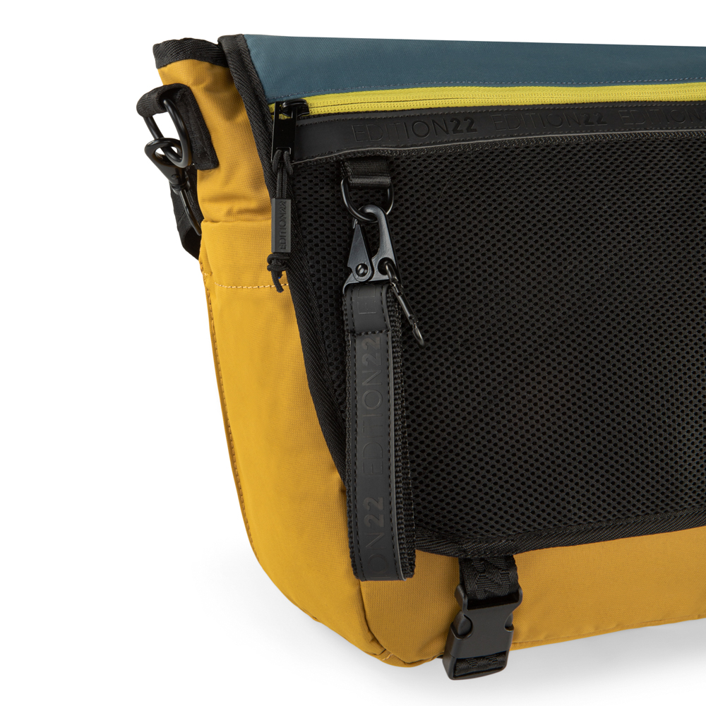 Bugatti x EDITION22 Messenger bag