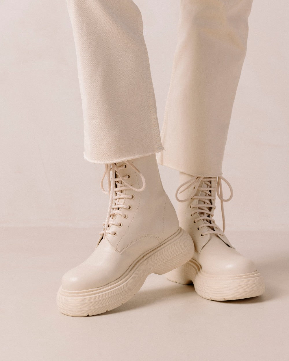 SVEGAN - Gouache Warm White Boots