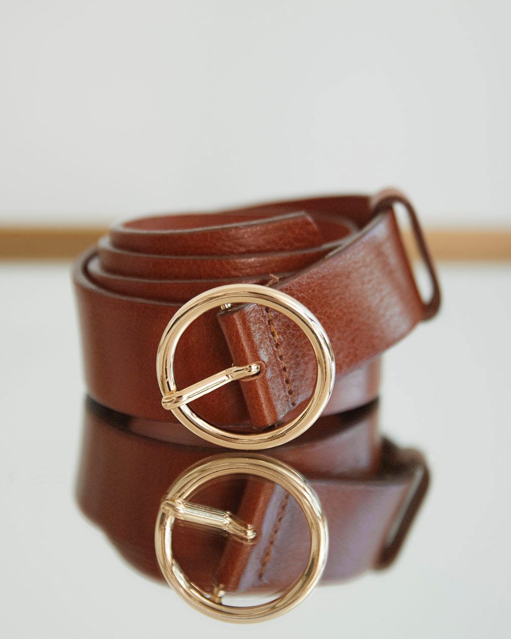 Leather Belt with Round Buckle