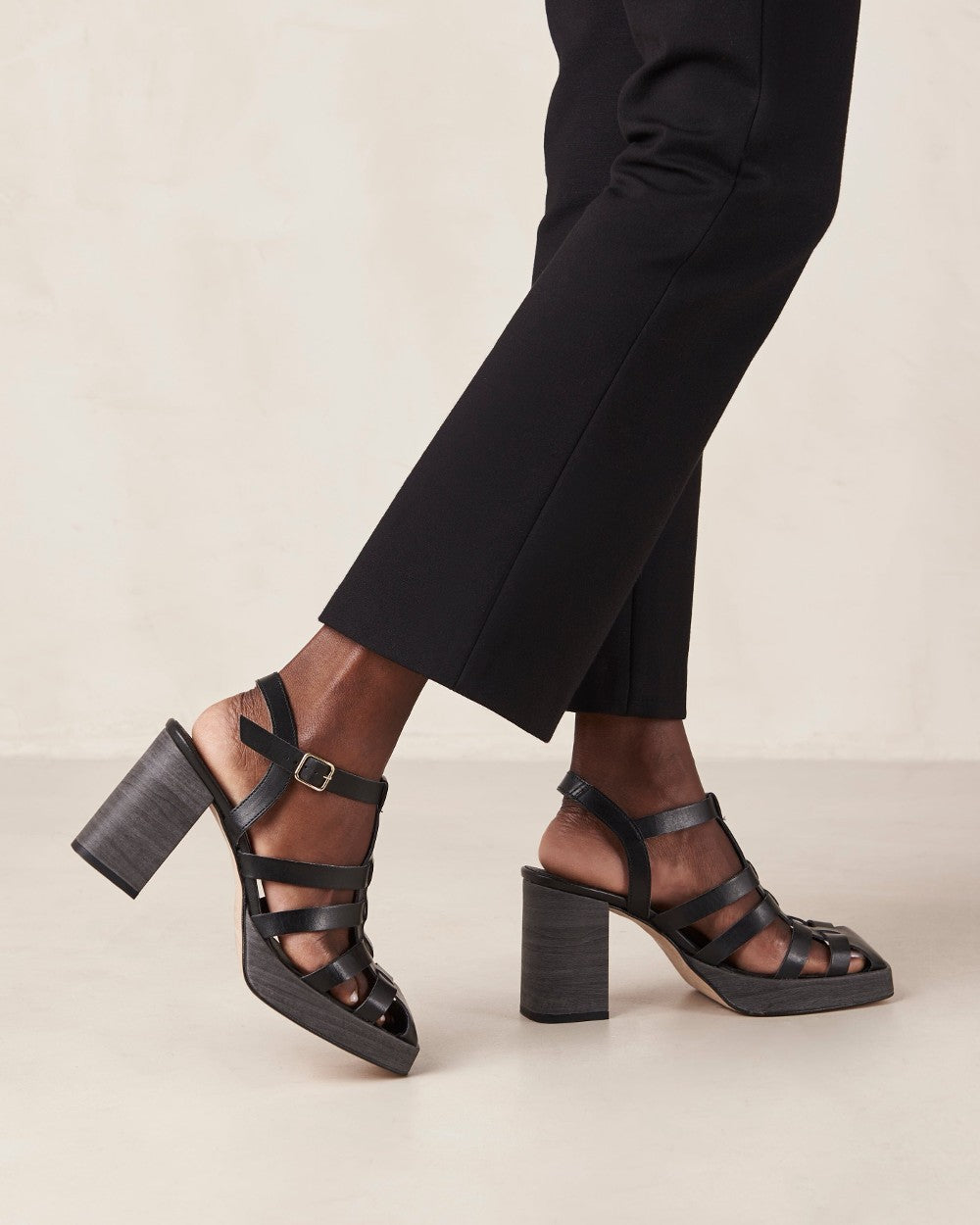 SVEGAN - Rollers Caramel Sandals