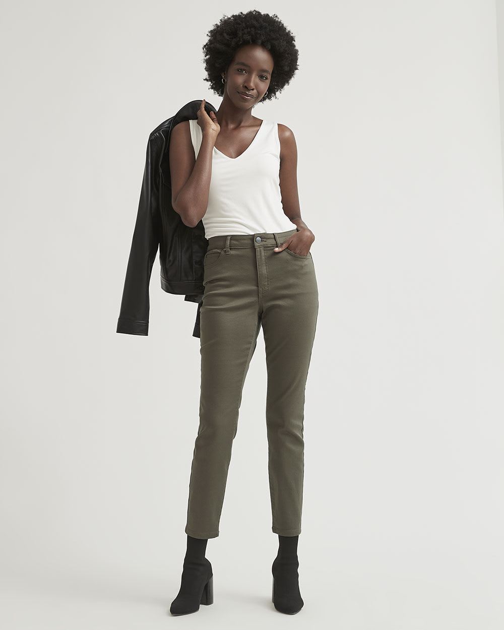 Basic Fitted V-Neck Cami