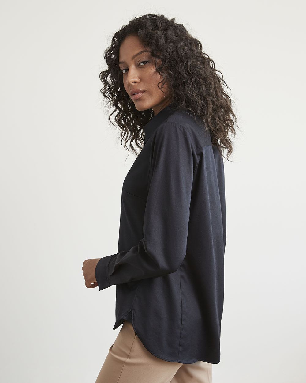 Long-Sleeve Buttoned-Down Poplin Blouse