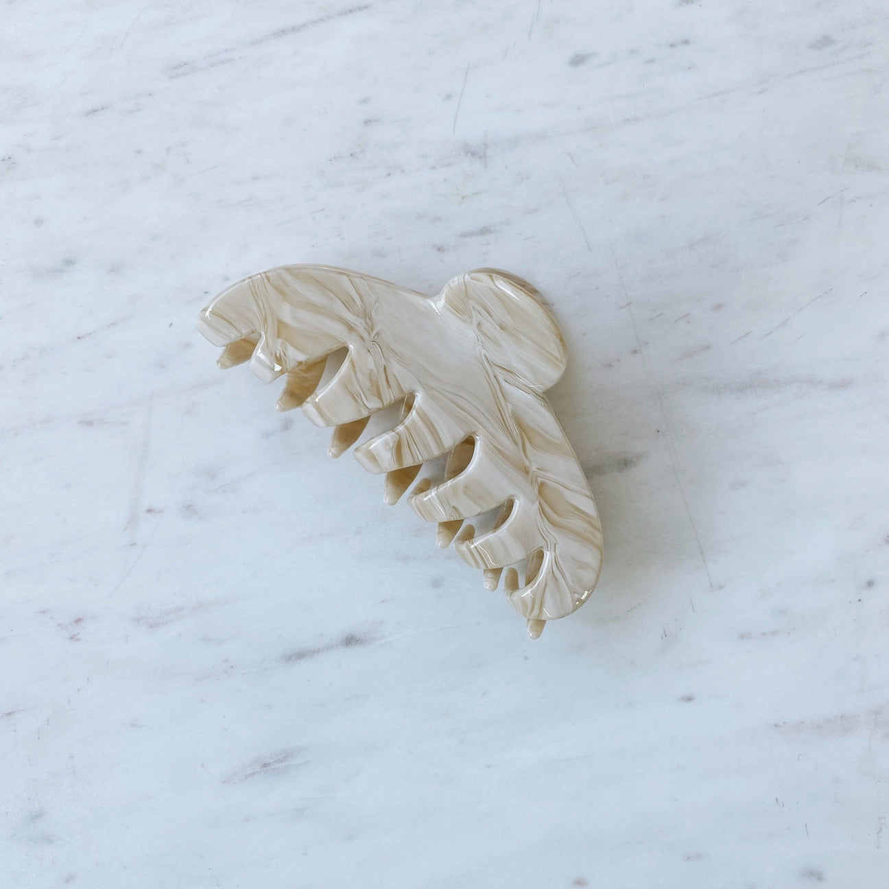 Horace Jewelry - Rounded acetate hair clip