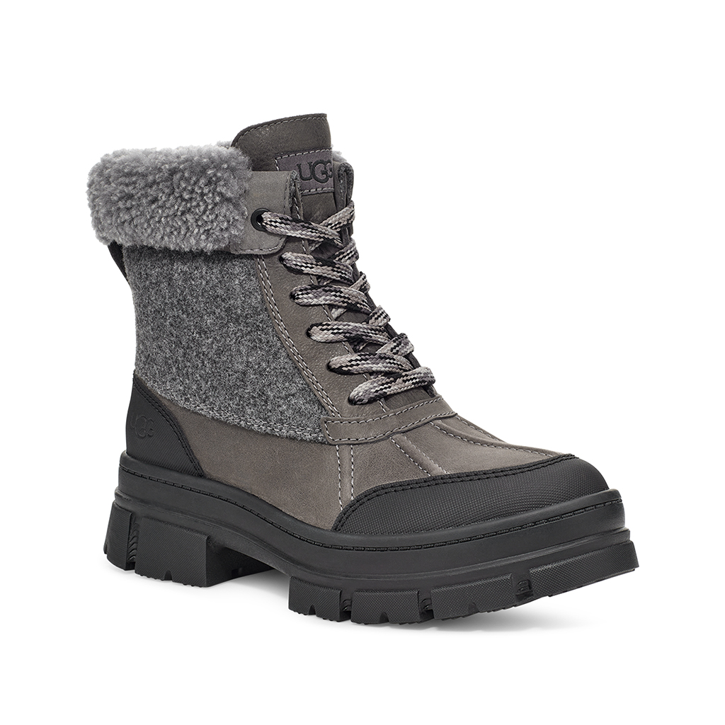 Ugg Ashton Addie Tipped in Dark Earth