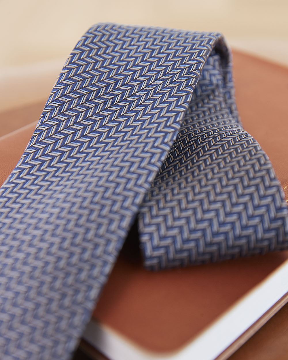 Skinny Tie with Micro Geo Pattern