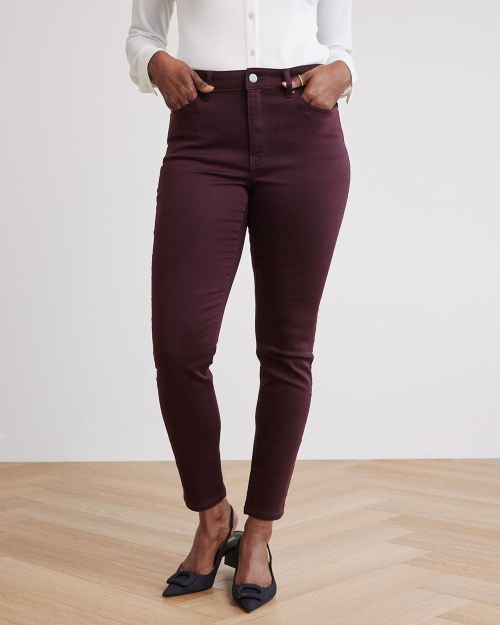 Solid Mid-Rise Natalie Jegging - 28"