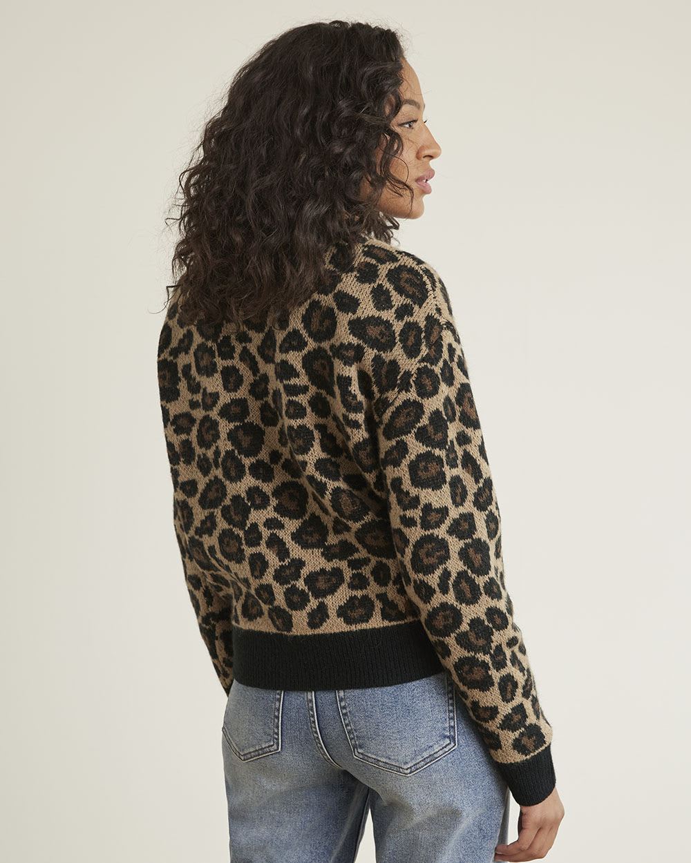 Relaxed-Fit Long-Sleeve Crew-Neck Sweater with Animal Print