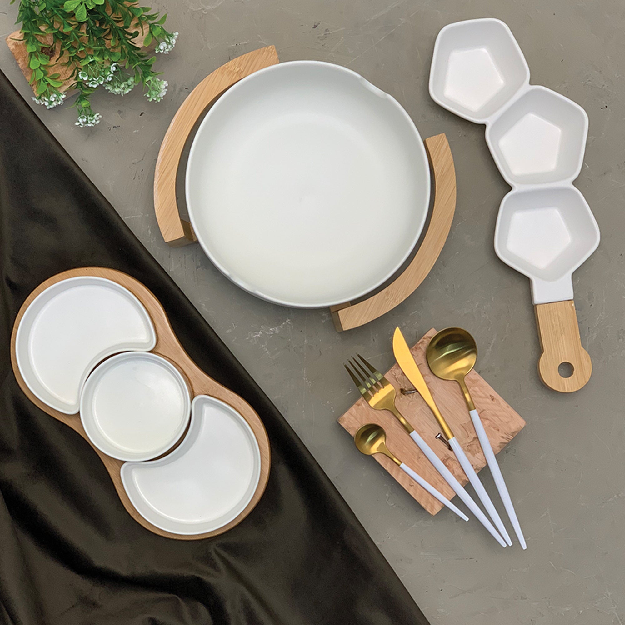 Matt Collection Snack Dish With Divided Porcelain Compartments and Bamboo Handle 36x13x5cm