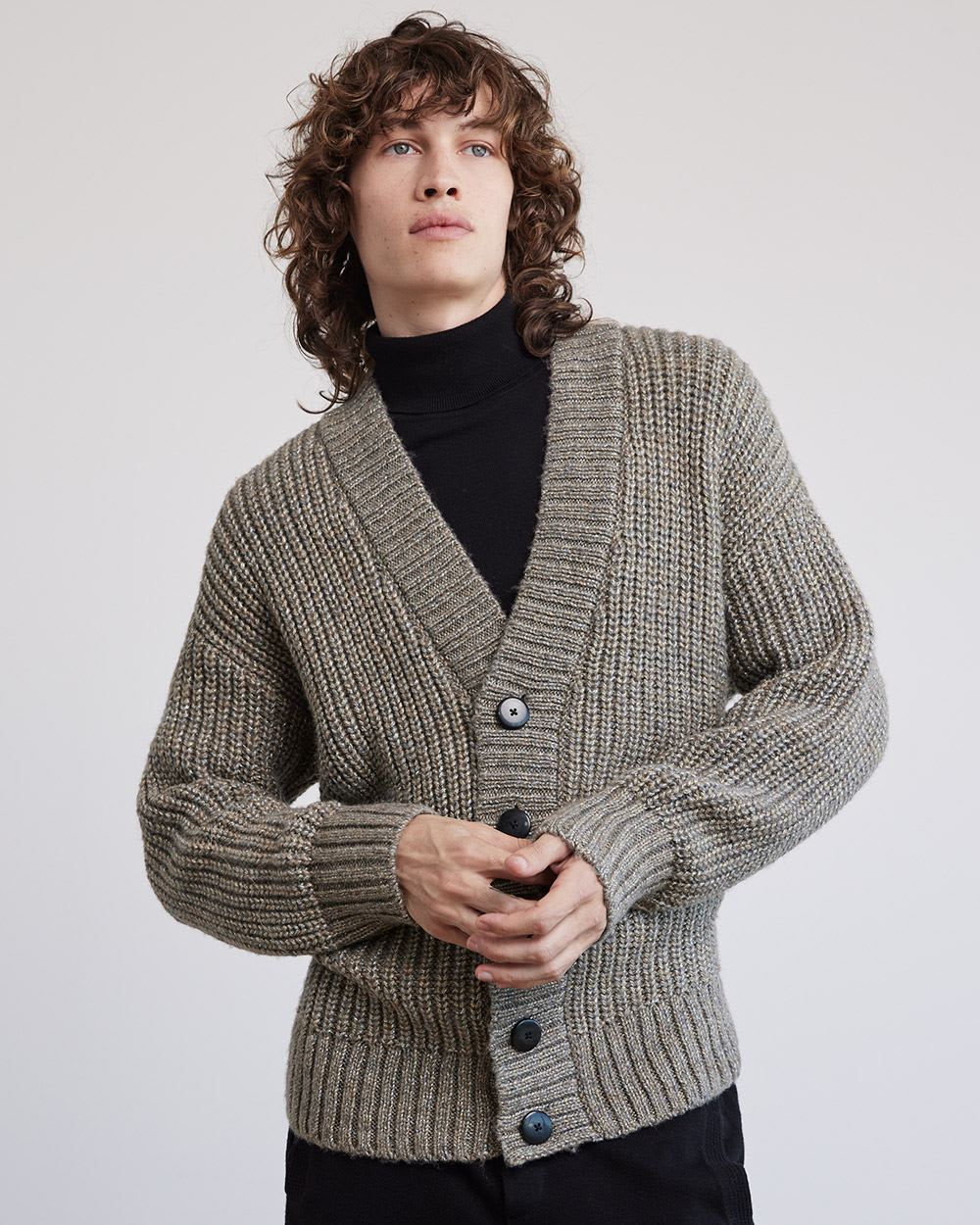 Gender-Neutral Cardigan with Metallic Fibres