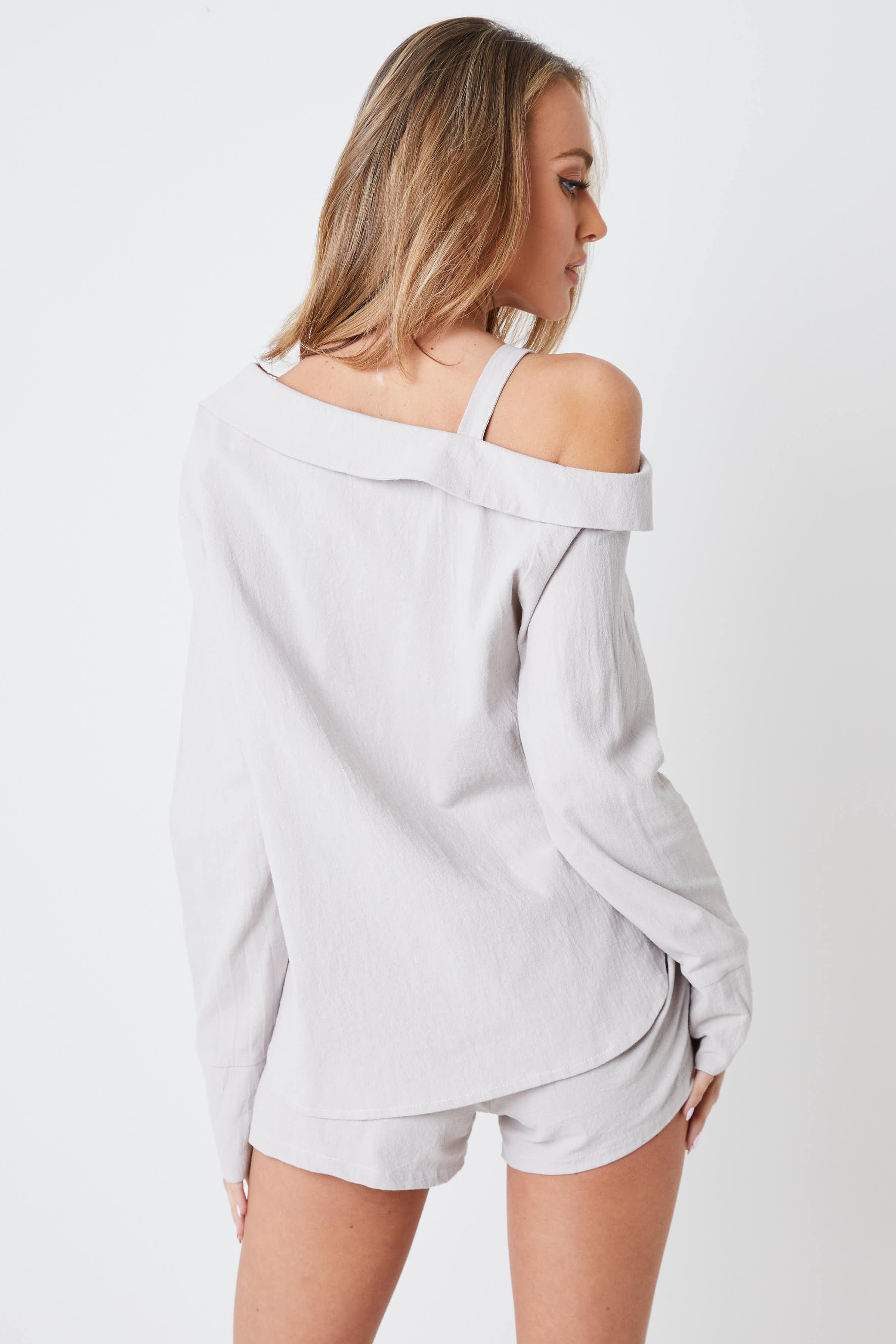 Creea Shoulder Asymmetric Shirt