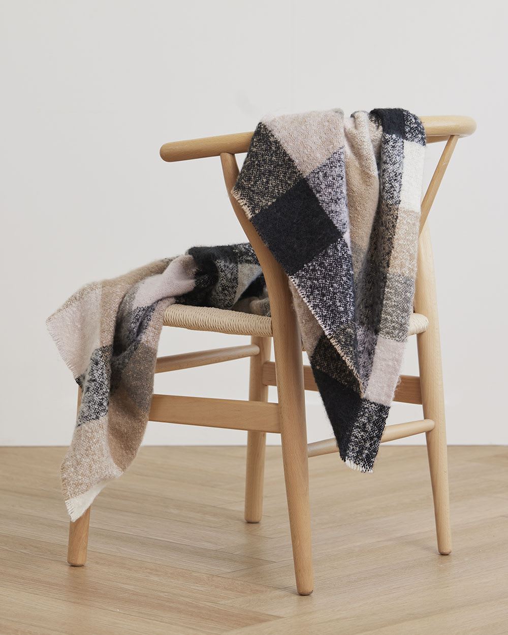 Colour-Blocked Blanket Scarf