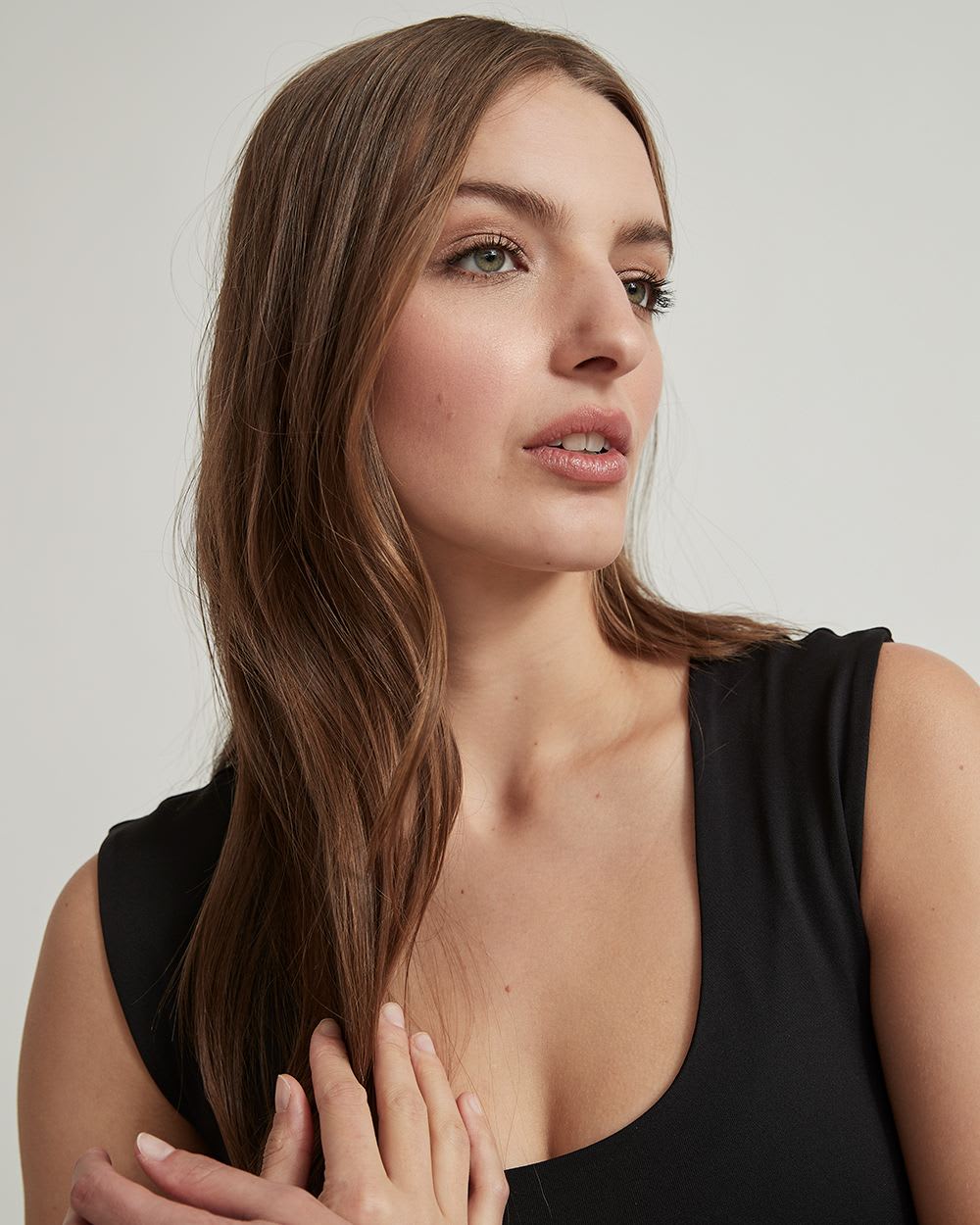 Fitted Sleeveless Scoop-Neck Tank Top