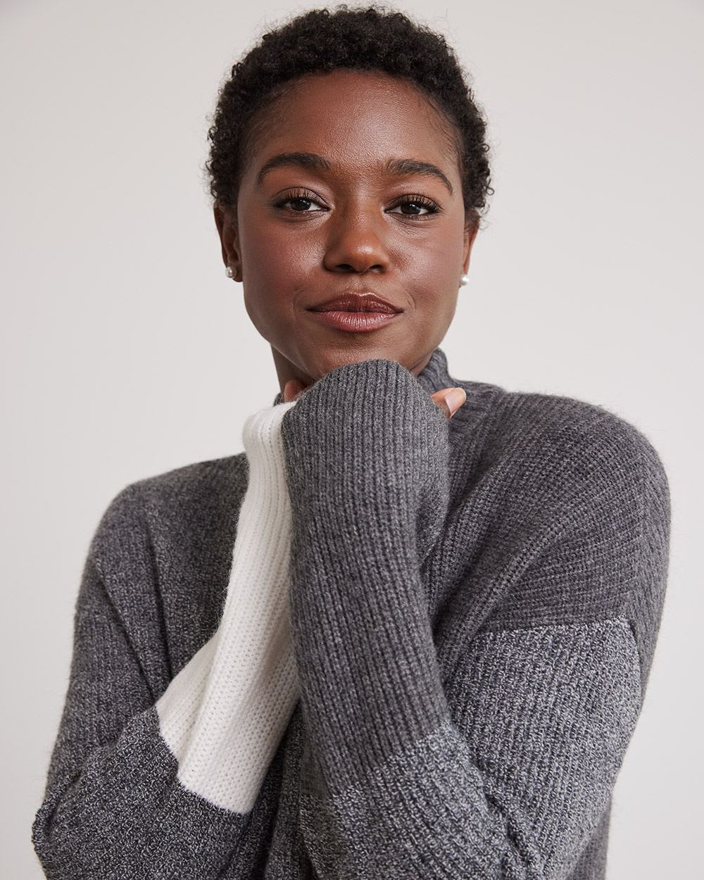 Relaxed-Fit Turtleneck Colour-Blocked Sweater